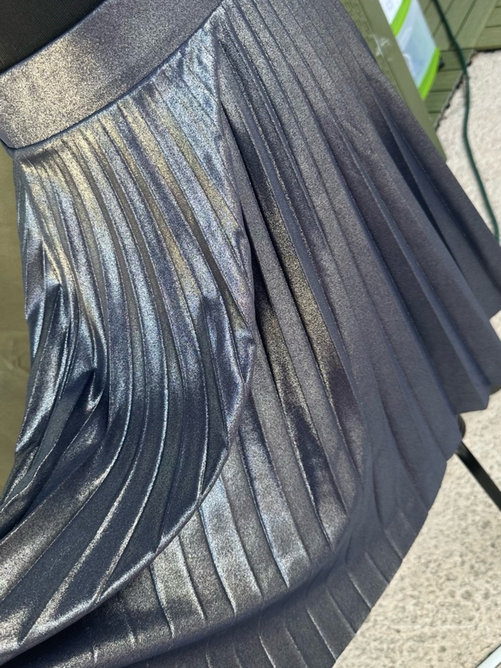 Simply Styled Metallic Pleated Circle Skirt in Shimmery Navy - Picture 4 of 7